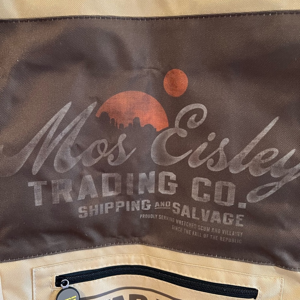 NWT Disney Star Wars Mos Eisley Trading Post Galaxy Box tote bag - Picture 2 of 6